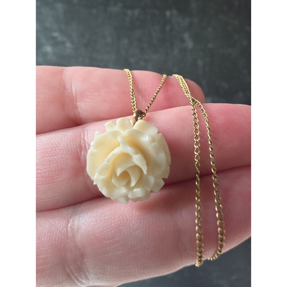 12K Gold Filled Celluloid Floral Shaped Pendant Necklace Vintage